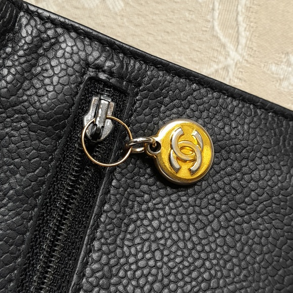 Chanel Vintage Black Caviar Clutch or Crossbody with Gold CC Zipper Tag! - Picture 10 of 12